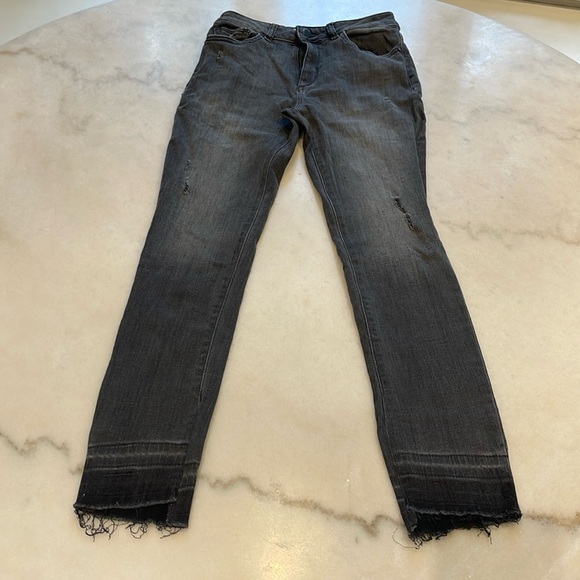 DL1961 FARROW INSTASLIM RAW HEM SKINNY JEAN IN WHITNEY. 25 - Picture 2 of 9